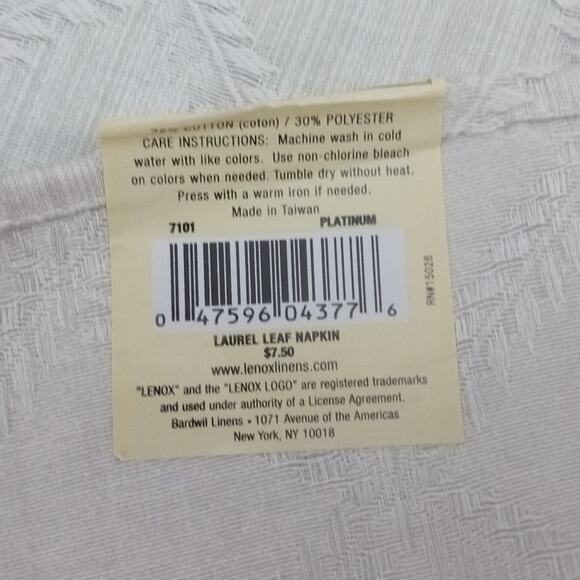 Lenox Laurel Leaf Dinner Napkins  Pair Silver Platinum Color 18"x 18" - Picture 11 of 14